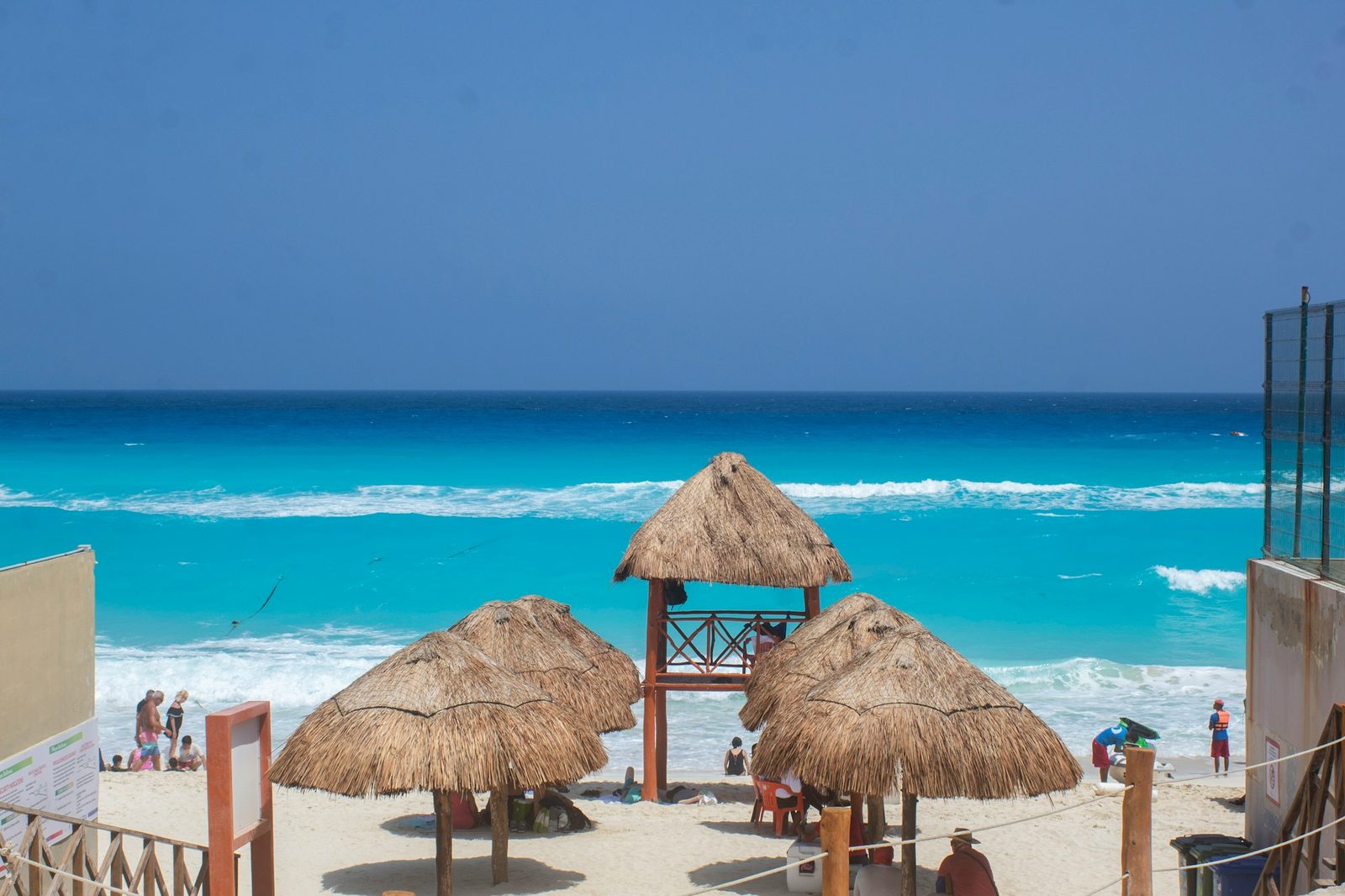 TRIBU Restaurante & Beach Club
